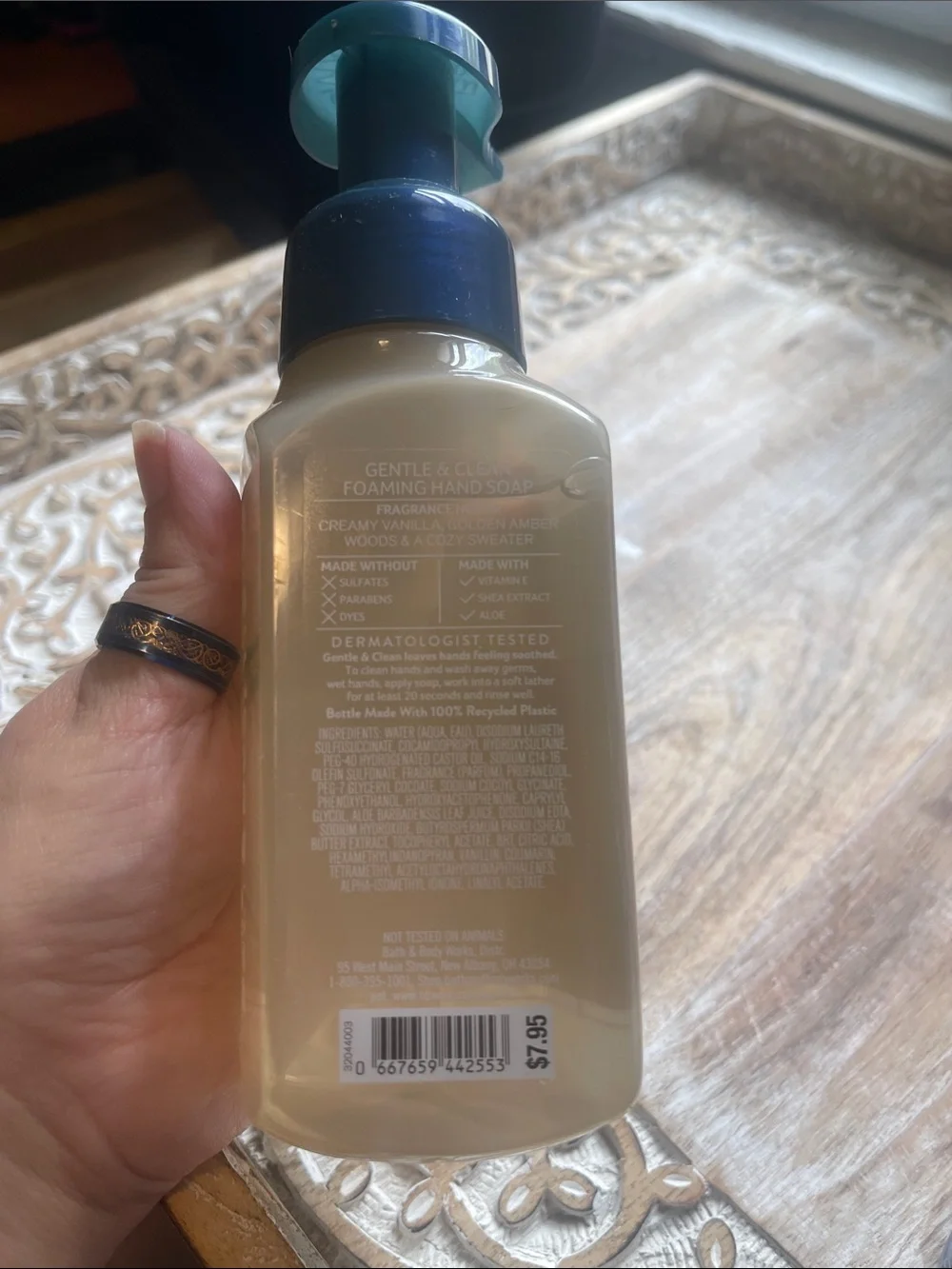 Bath & Body Works Seaside Sweater Foaming Hand Soap - Cream & Navy